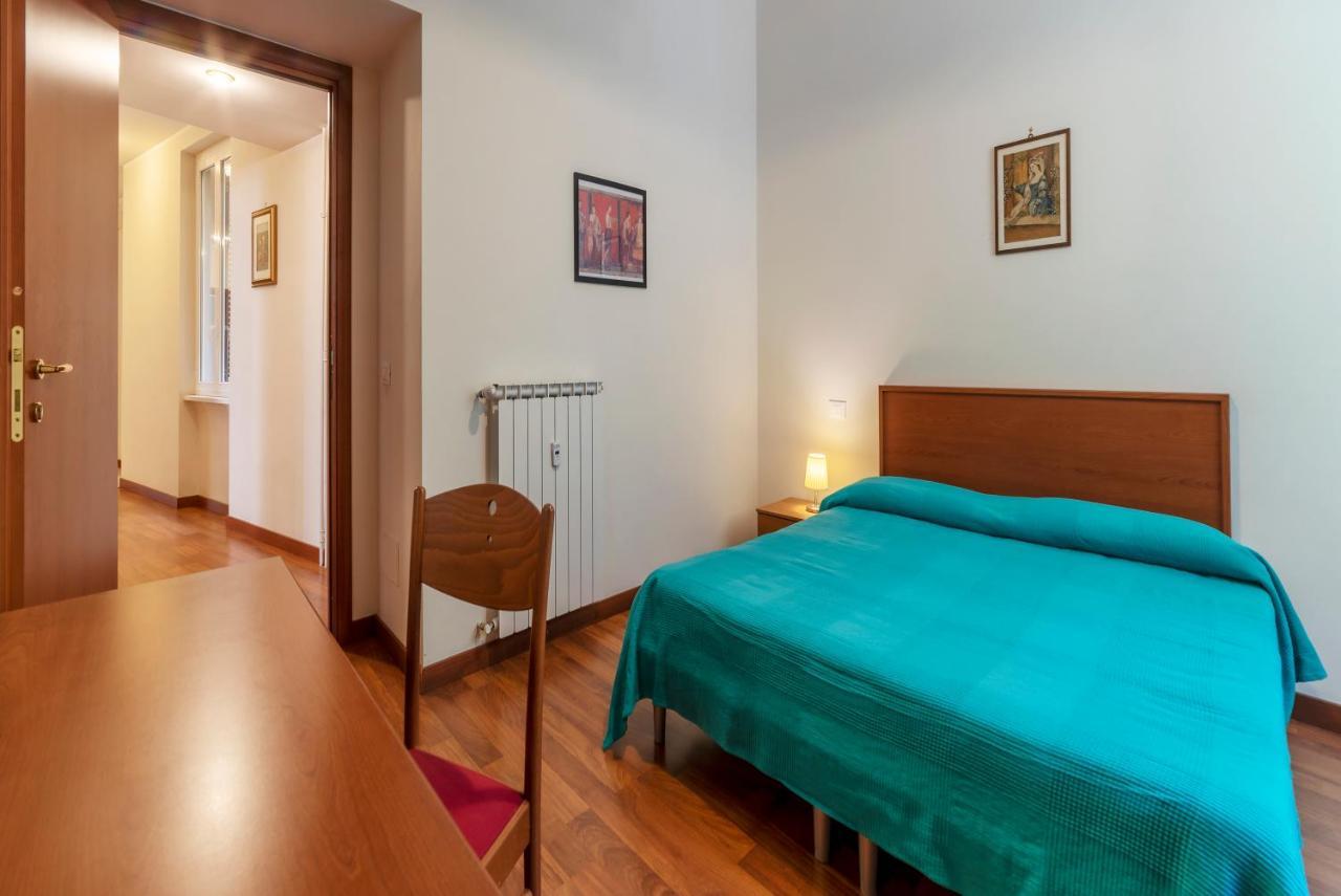Piazza Re Di Roma Apartment ภายนอก รูปภาพ