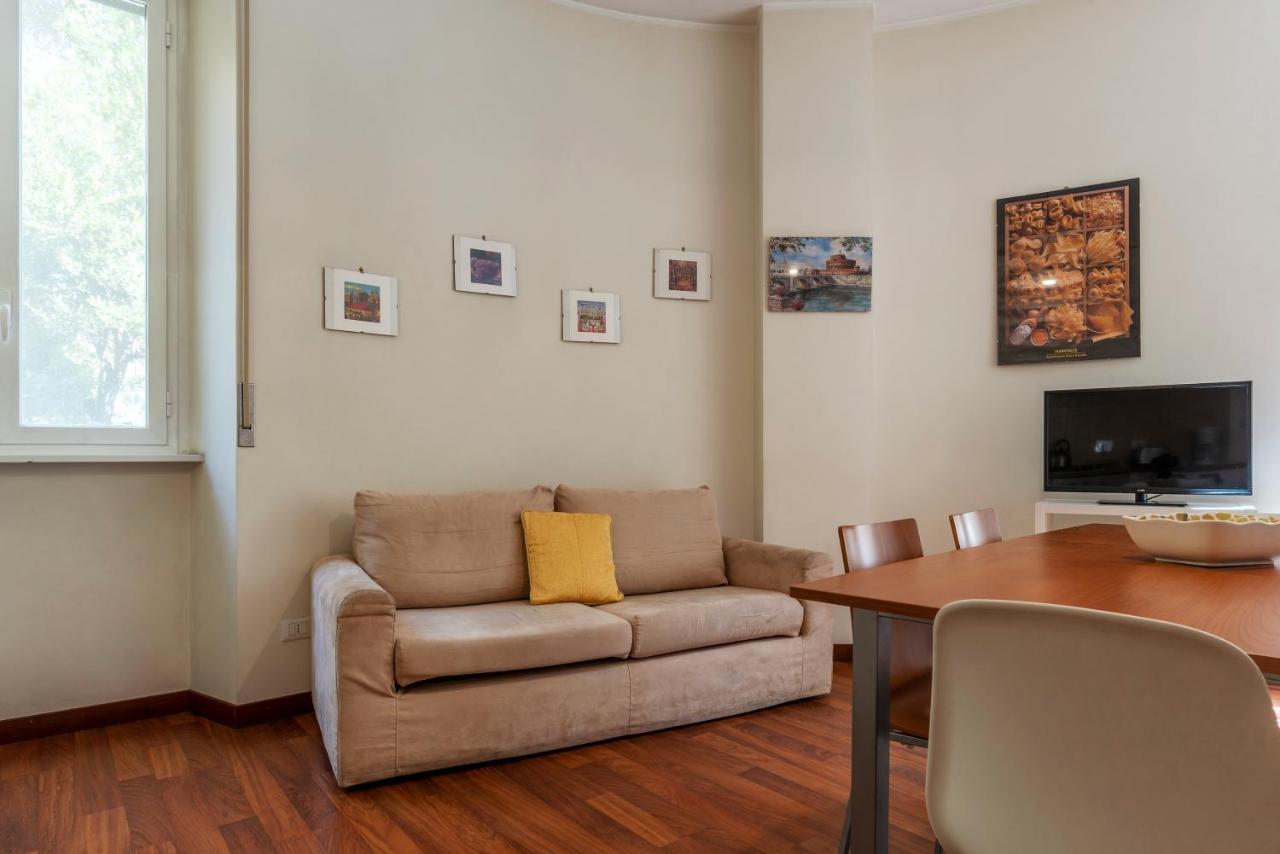 Piazza Re Di Roma Apartment ภายนอก รูปภาพ